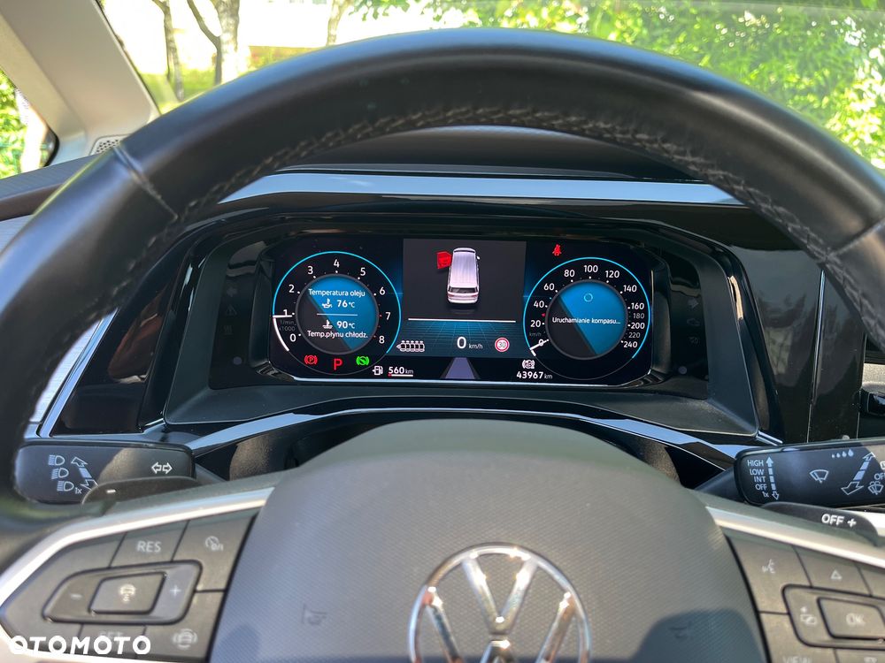 Volkswagen Multivan - 12