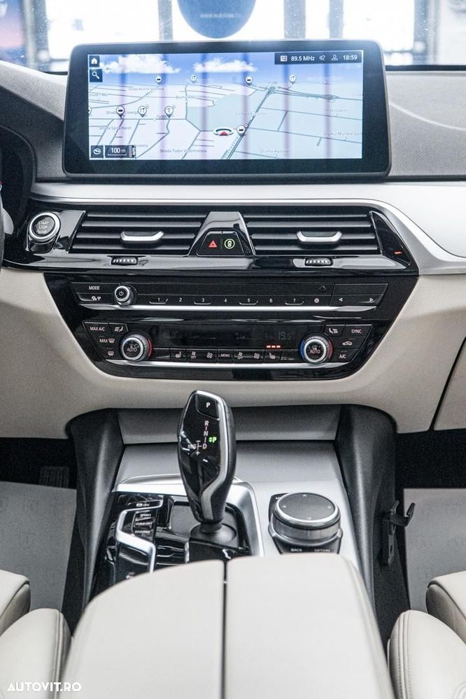 BMW Seria 5 520i Aut. Luxury Line - 5
