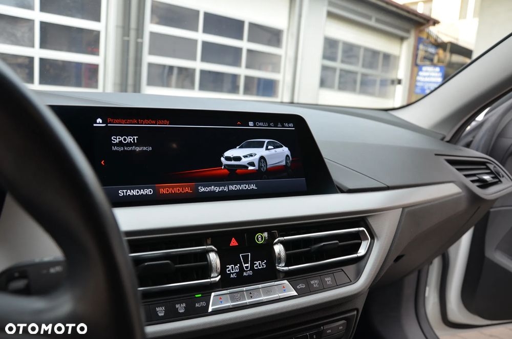 BMW Seria 2 218i Sport Line - 27