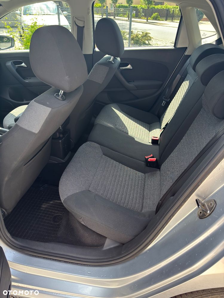 Volkswagen Polo 1.4 16V Trendline - 8