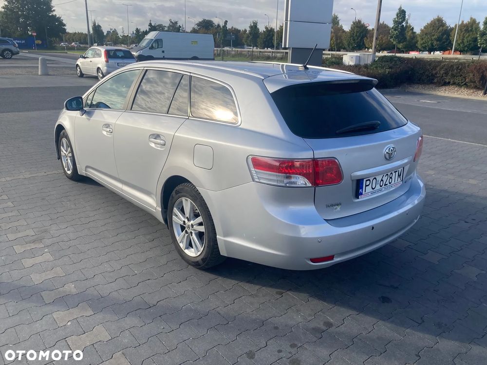 Toyota Avensis 1.8 Sol - 4
