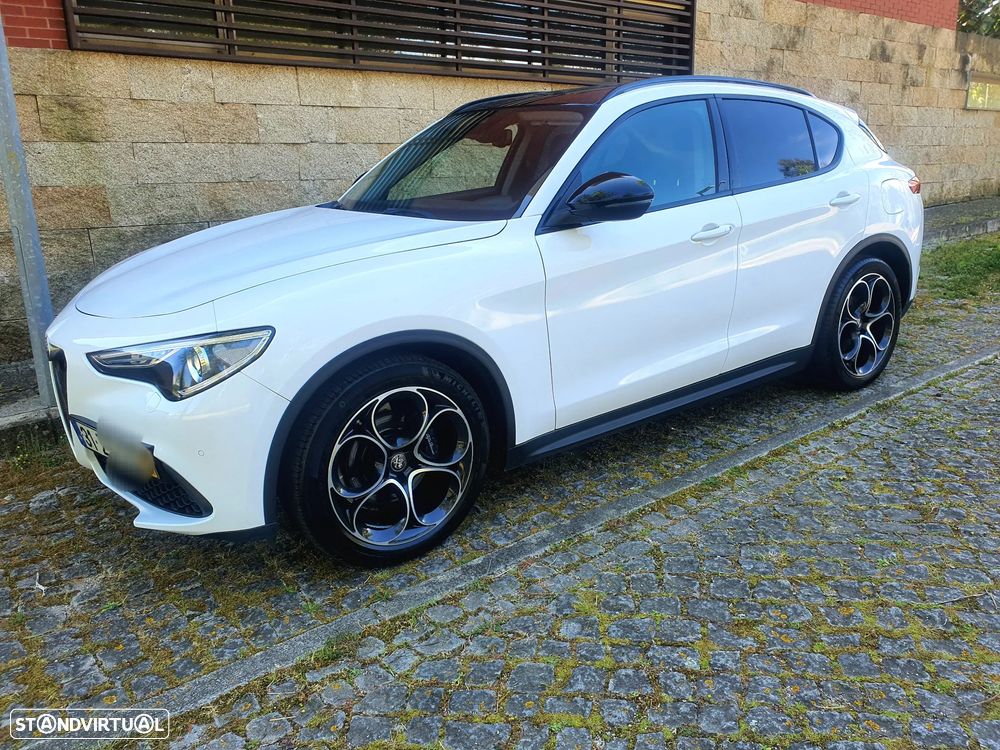 Alfa Romeo Stelvio 2.2 D B-Tech AT8