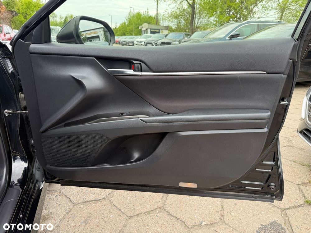 Toyota Camry - 14