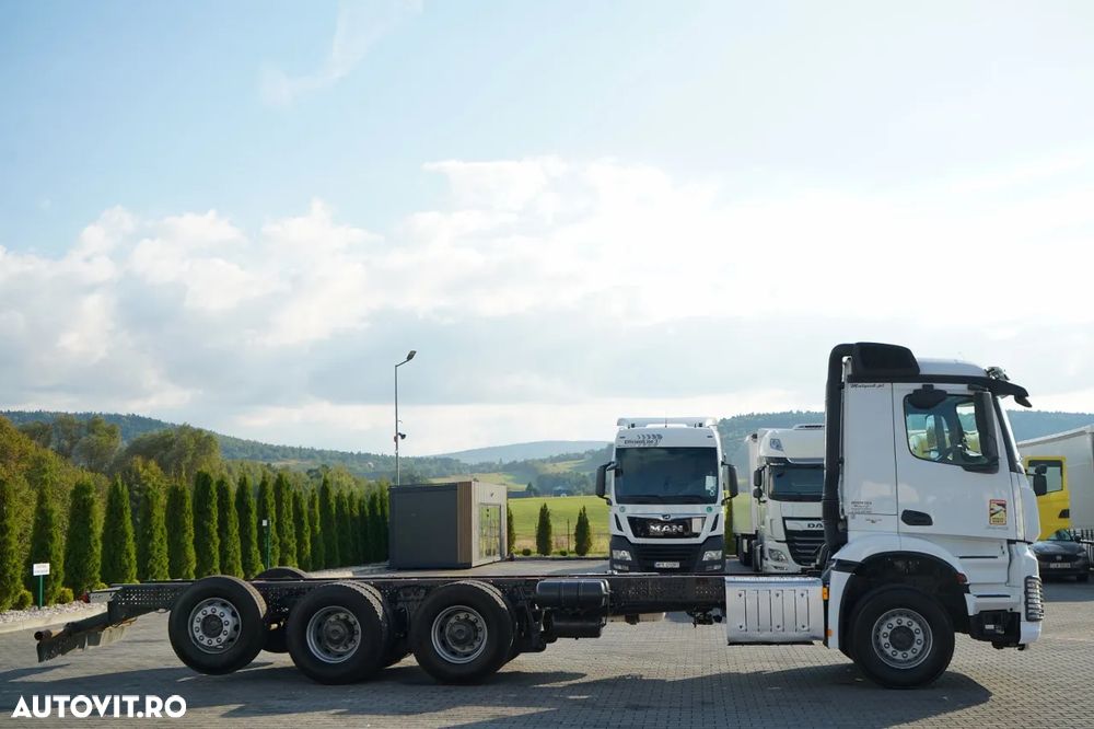 Mercedes-Benz AROCS 3248 / 8X4 / TRIDEM / ȘASIU 8M / DIRECȚIE ȘI PUNȚĂ RIDICABILĂ / RETARDER - 8