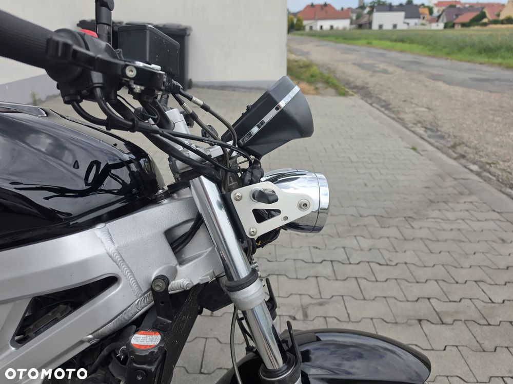 Suzuki SV - 19