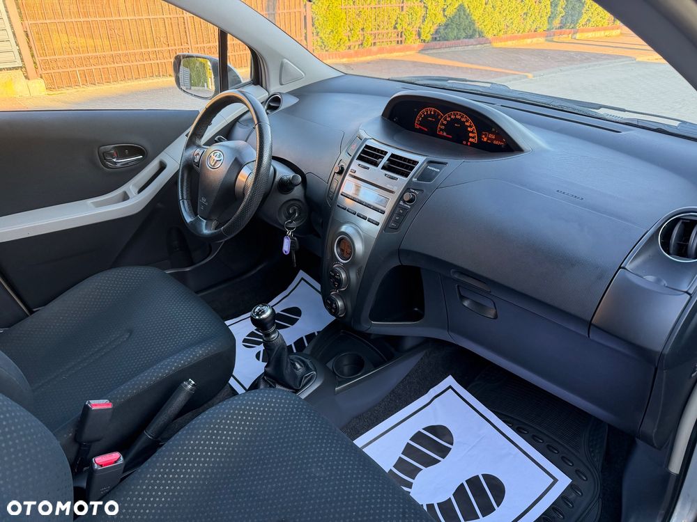 Toyota Yaris 1.33 Luna Start - 38