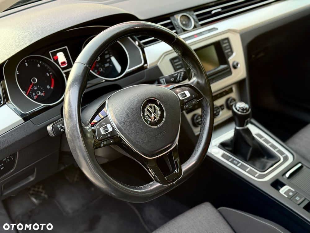 Volkswagen Passat 2.0 TDI BMT Comfortline - 10