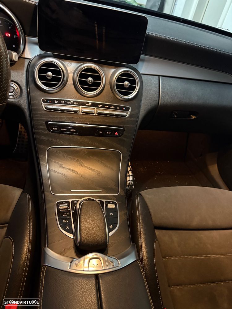 Mercedes-Benz 220 - 4