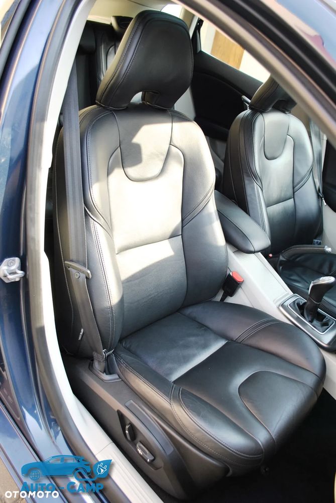 Volvo V40 D2 Summum - 24