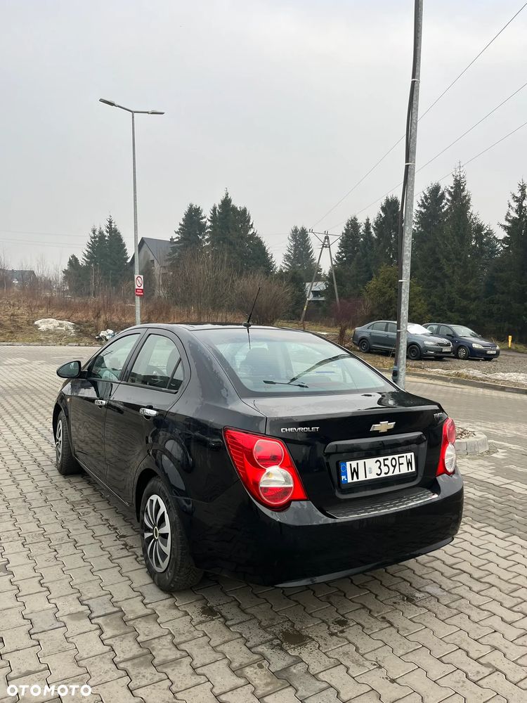 Chevrolet Aveo - 5