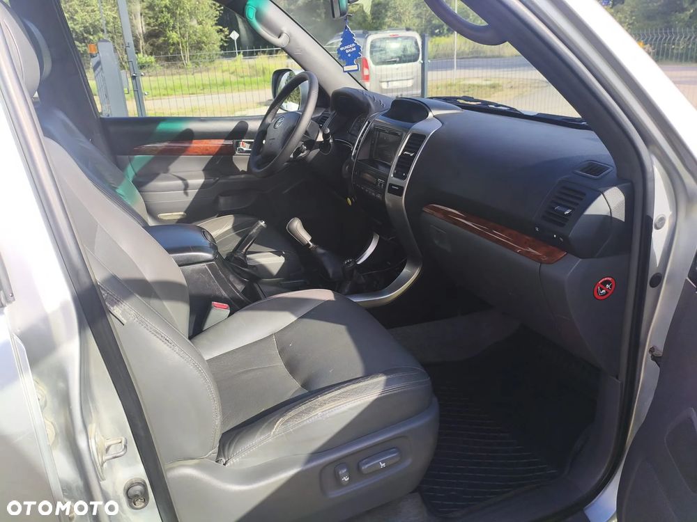 Toyota Land Cruiser - 3
