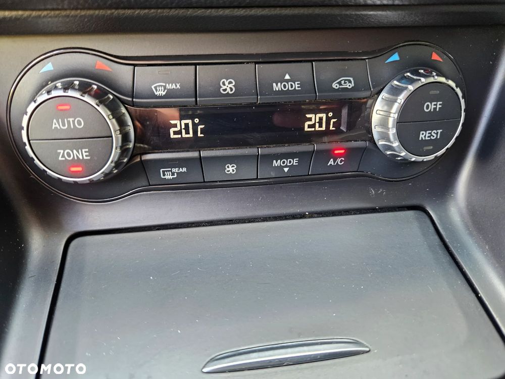 Mercedes-Benz GLA 250 7G-DCT Activity Edition - 27