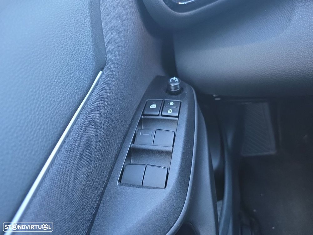 Toyota Yaris Cross 1.5 Hybrid Comfort Plus - 23