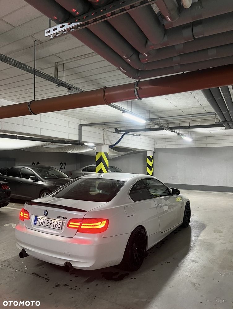 BMW Seria 3 335i Edition Exclusive - 7