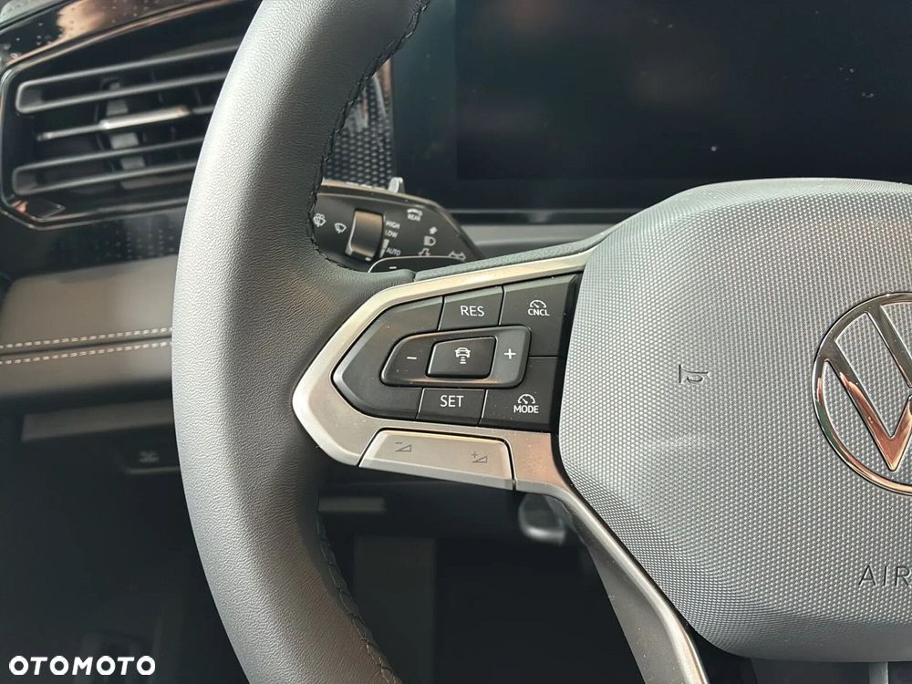 Volkswagen Tiguan - 12