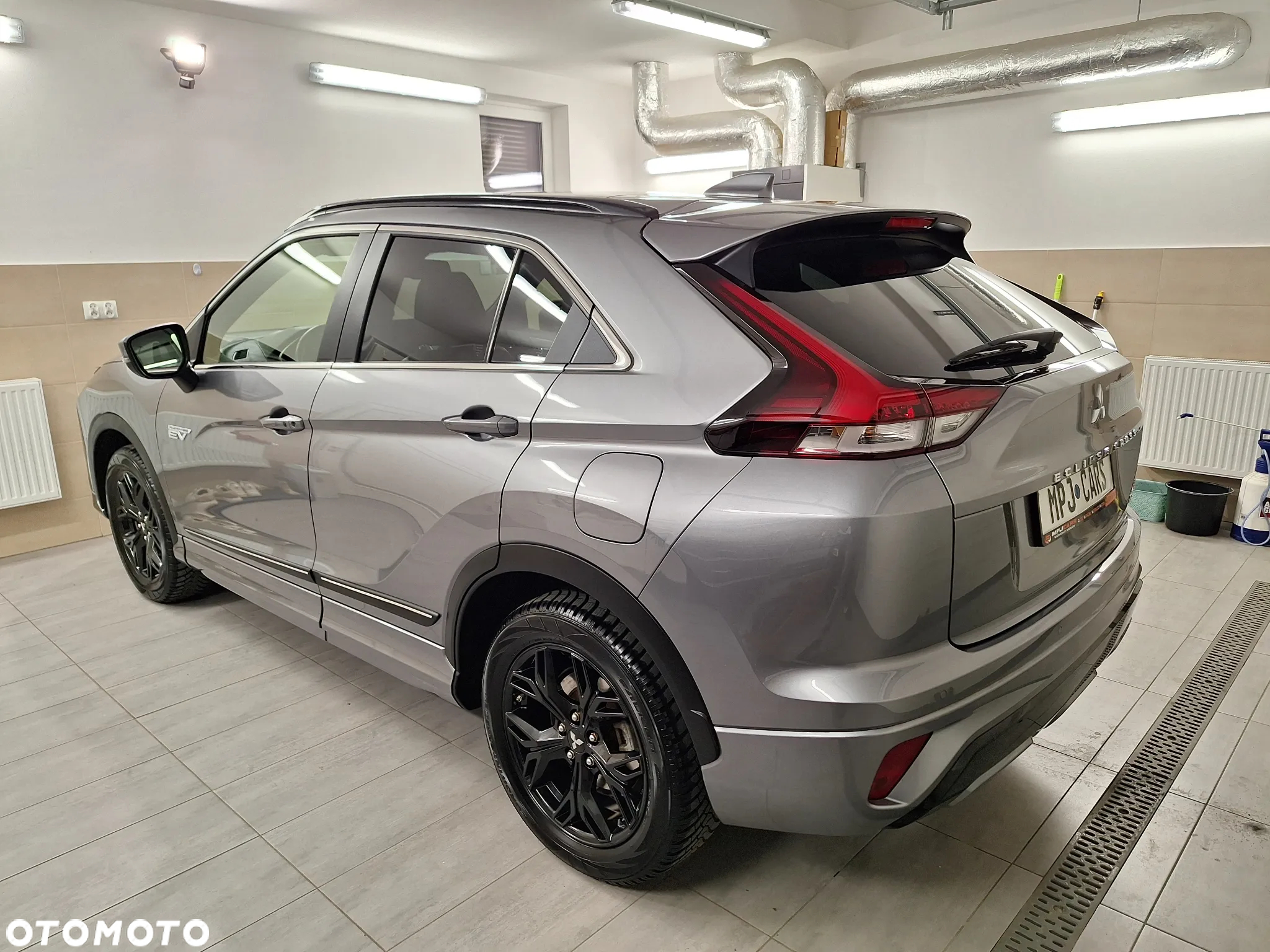 Mitsubishi Eclipse Cross Plug-In Hybrid 4WD Top - 9