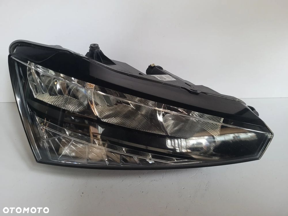 Skoda Scala lampa przód prawa led - 2