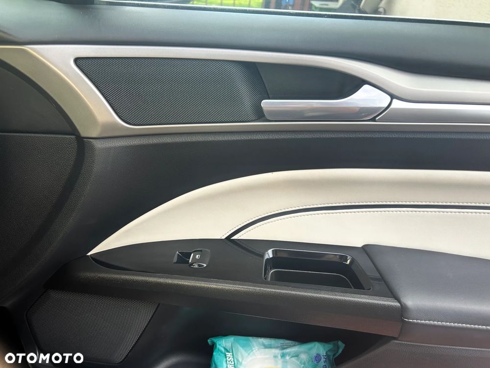 Ford Mondeo Vignale 2.0 EcoBoost - 17