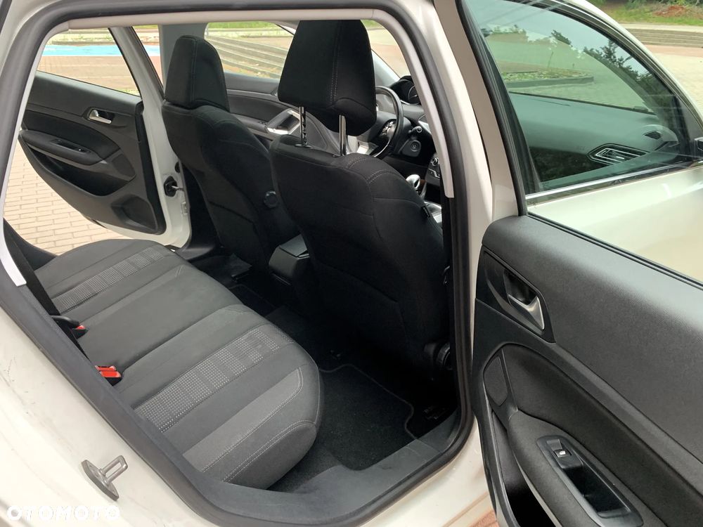 Peugeot 308 1.6 BlueHDi Allure S&S - 13