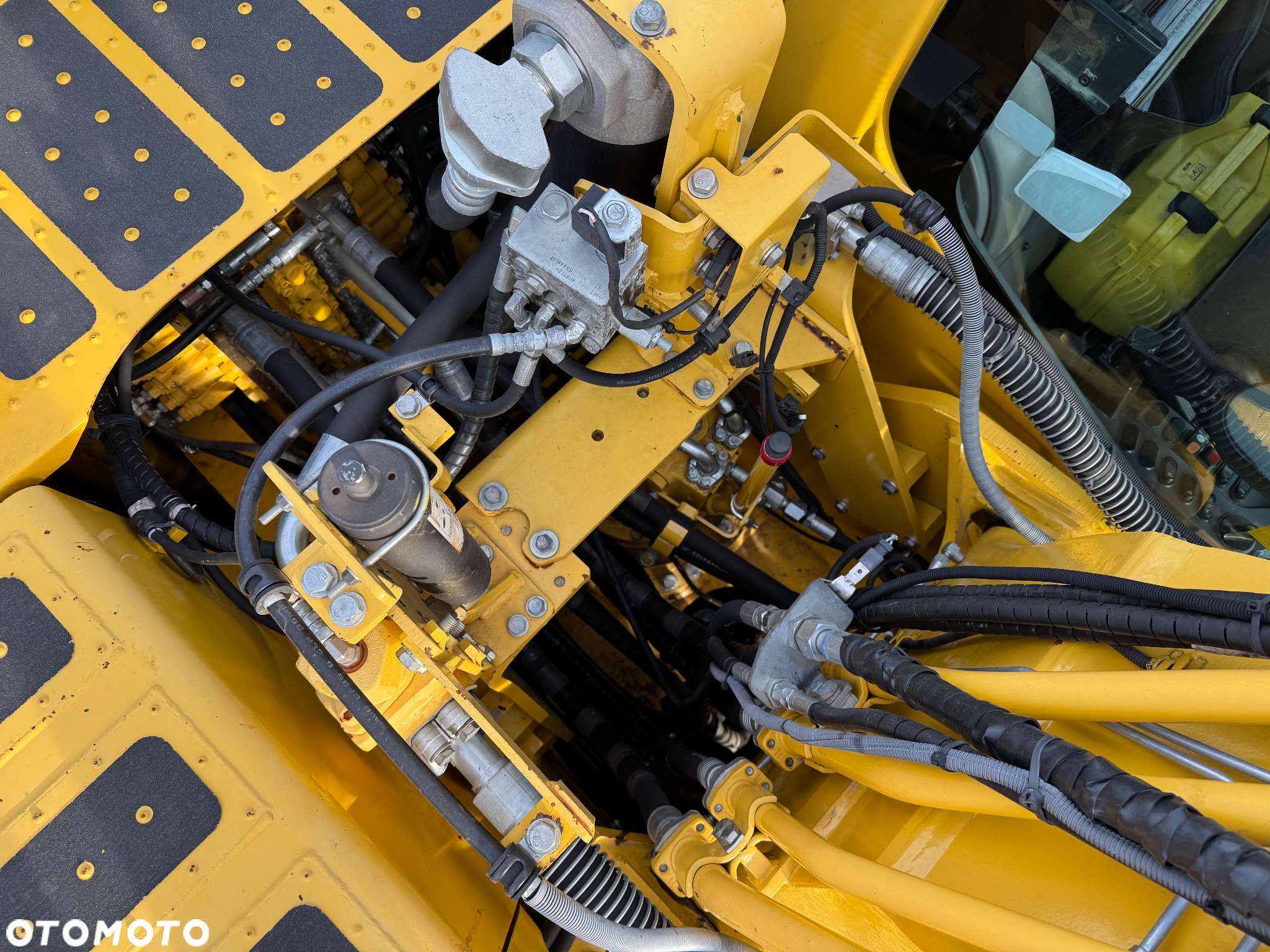 Komatsu PC210 LC-11 23 TONY - 24