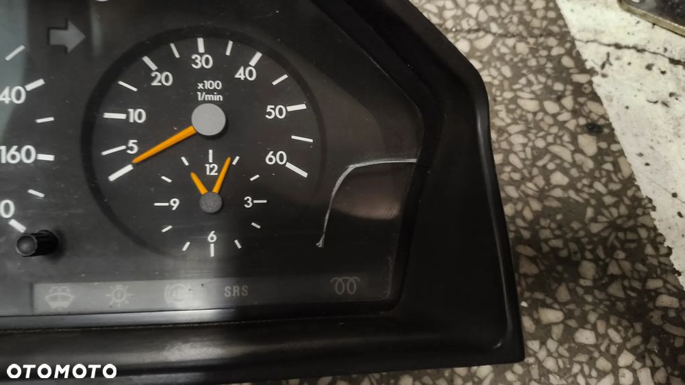 Licznik prędkościomierz Mercedes w124 w123 w201 MB190 diesel Mercedes 814-817 kaczka - 2