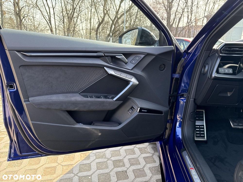 Audi RS3 Limousine - 10