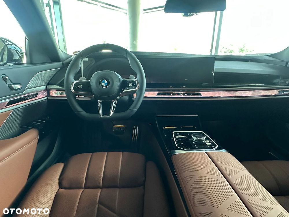 BMW Seria 7 740d xDrive mHEV sport - 18