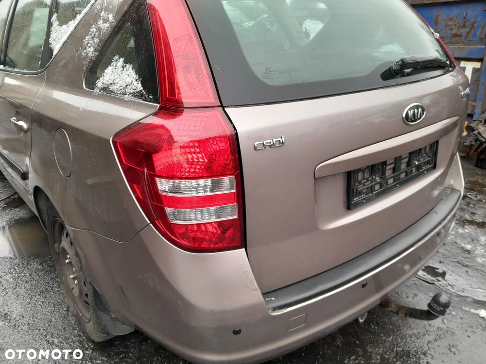 Lampa tylna lewa komplet KIA Ceed I kombi 06-12r. Europa - 2