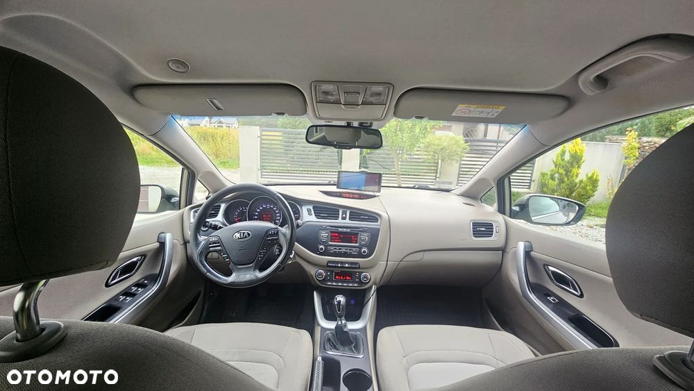 Kia Ceed - 13