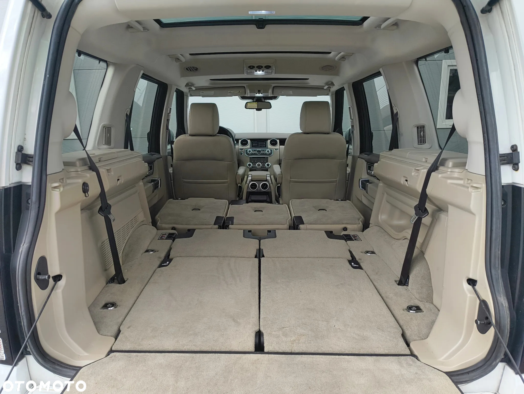 Land Rover Discovery IV 3.0 V6 SC HSE - 10