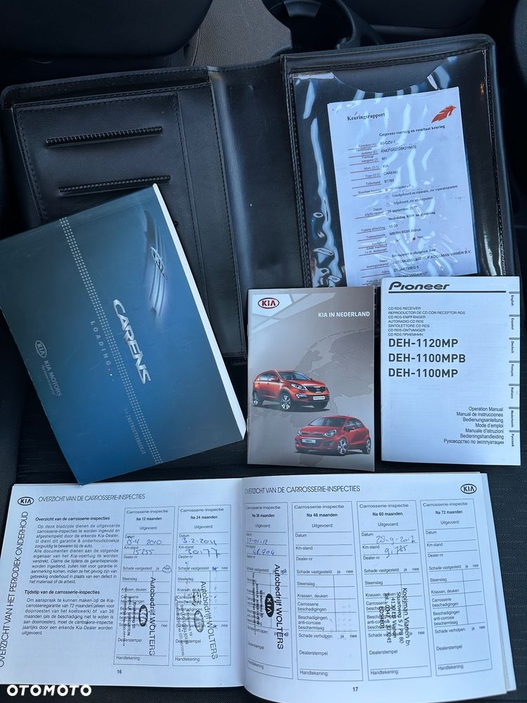 Kia Carens 2.0 EX - 27