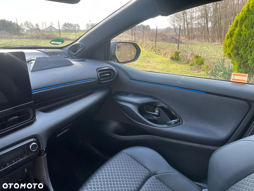 Toyota Yaris Hybrid 1.5 Premiere Edition - 18