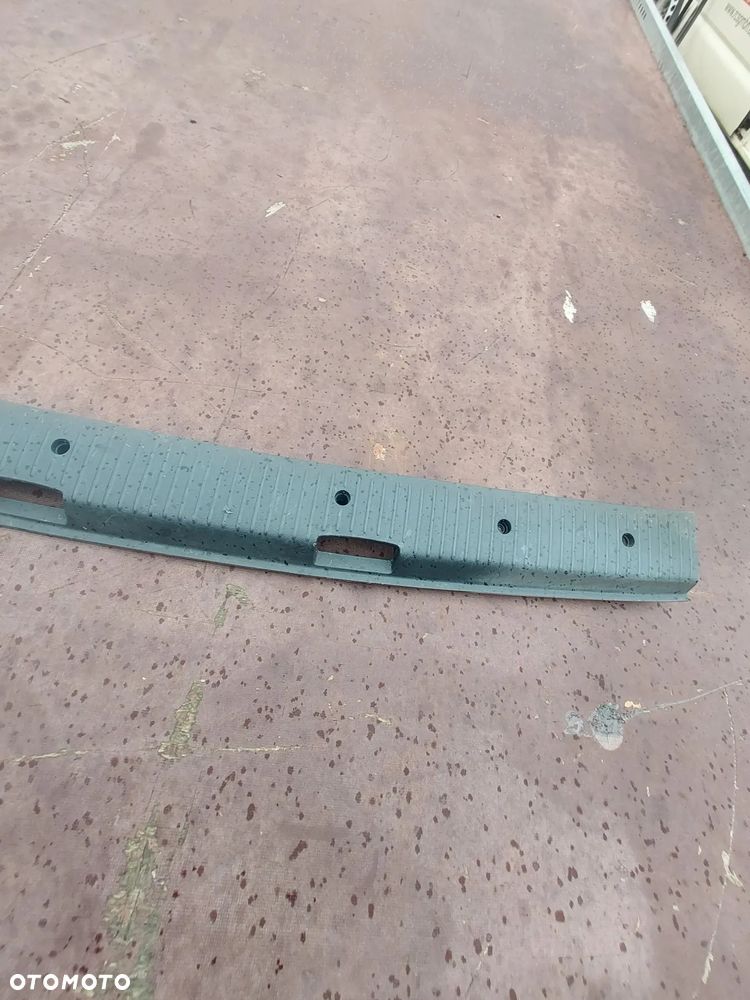 Osłona zaślepka tył podlogi vw t5 pod drzwi - 2