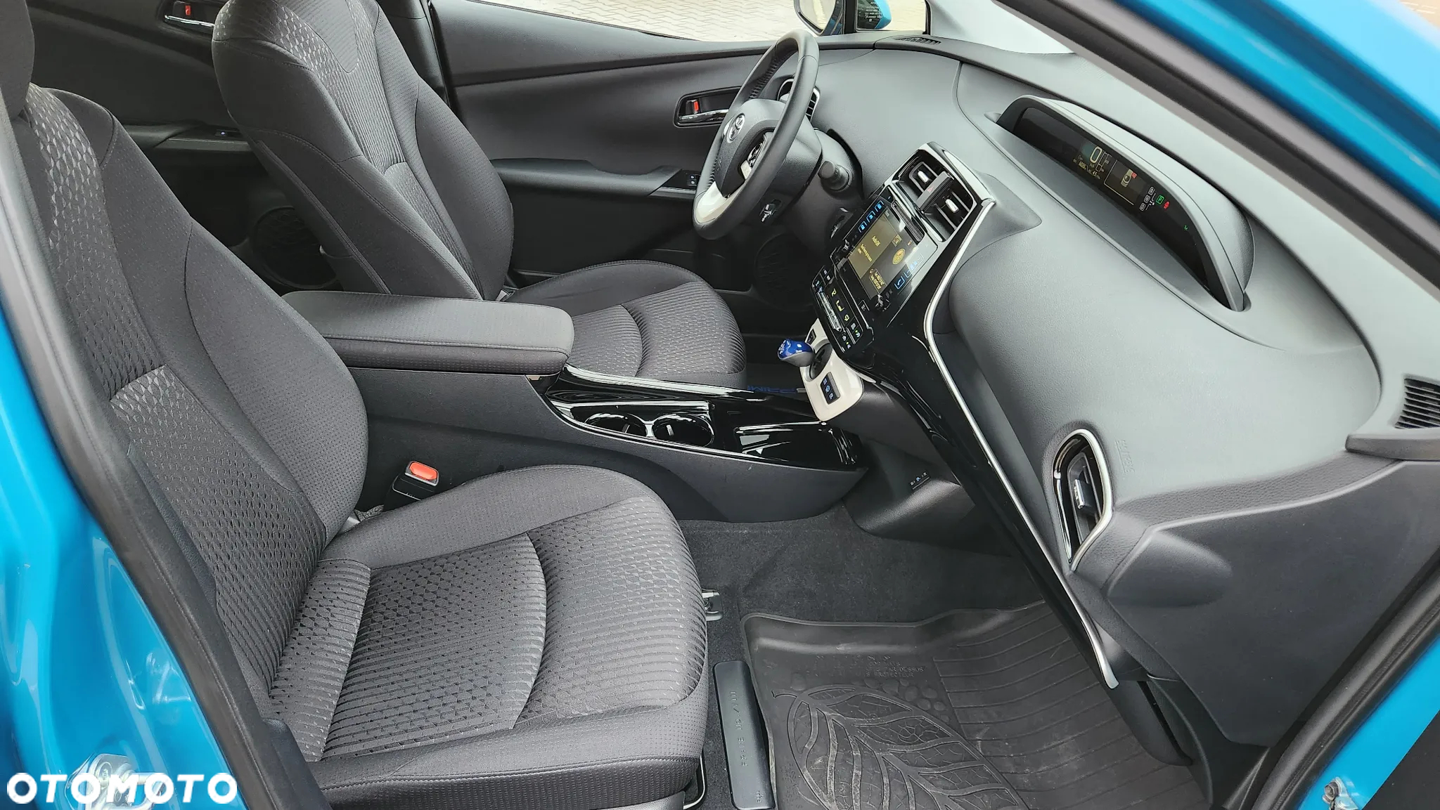 Toyota Prius Plug-in Hybrid - 19