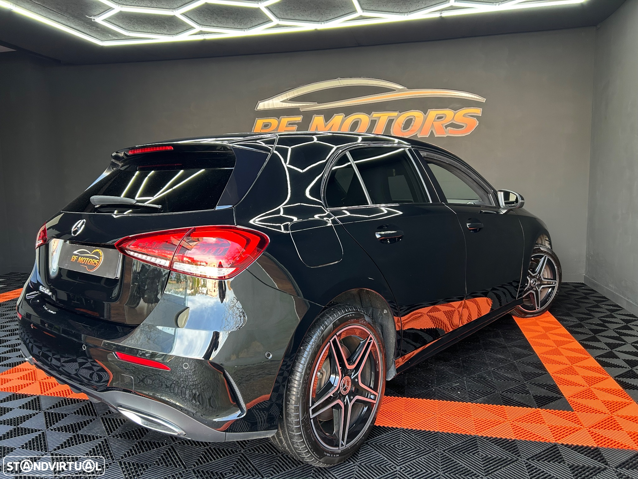 Mercedes-Benz A 250 e AMG Line - 29