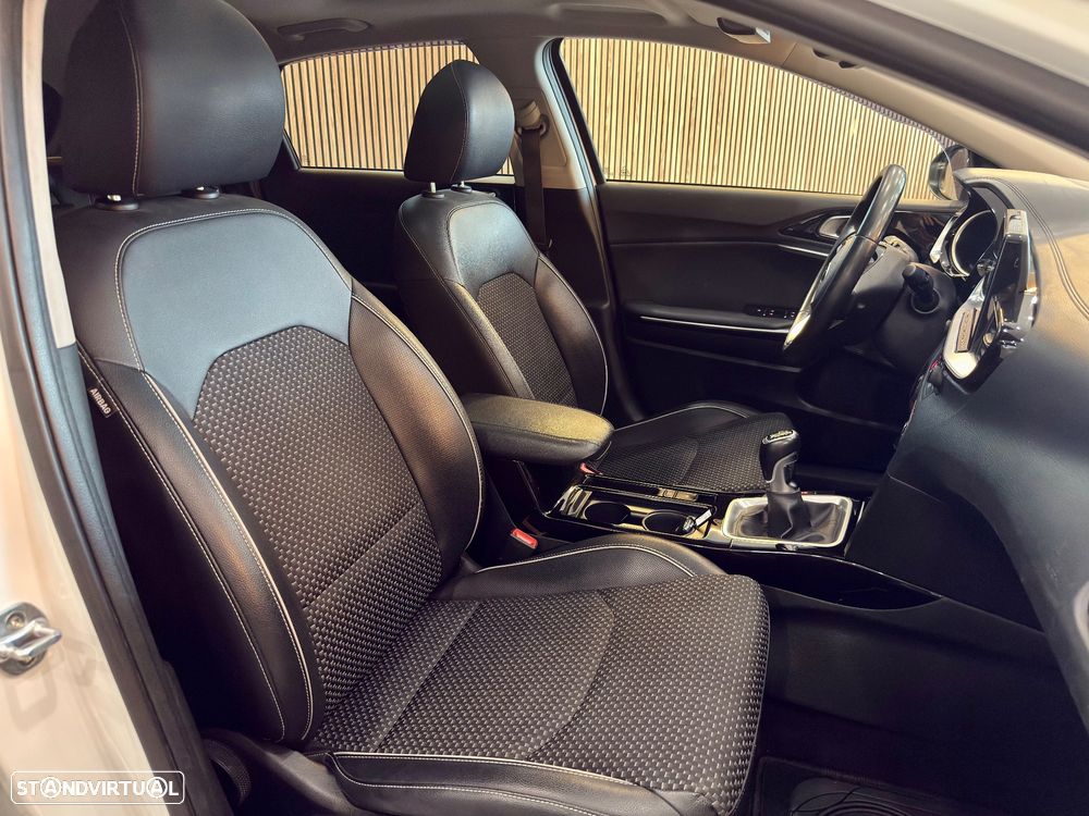 Kia Ceed 1.6 CRDi TX - 6
