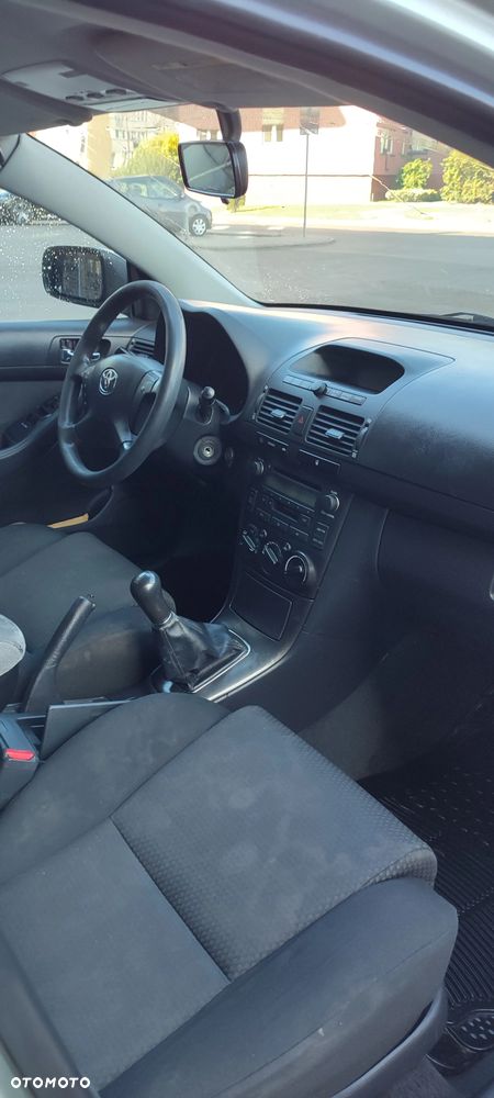 Toyota Avensis 2.0 D-4D Sol - 5