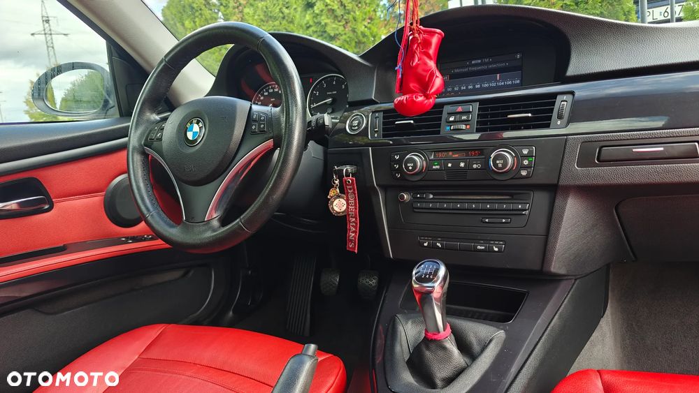 BMW Seria 3 320i - 34