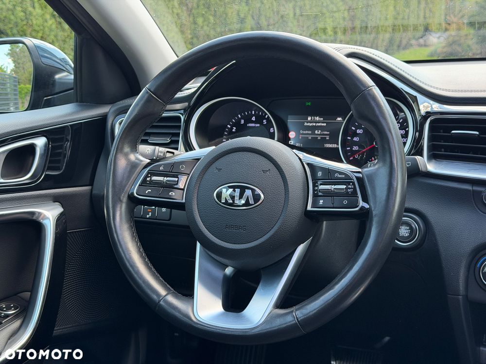 Kia Ceed 1.4 T-GDI DCT OPF Platinum Edition - 17
