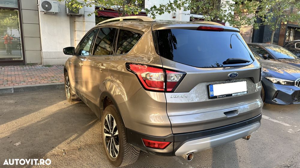 Ford Kuga - 2