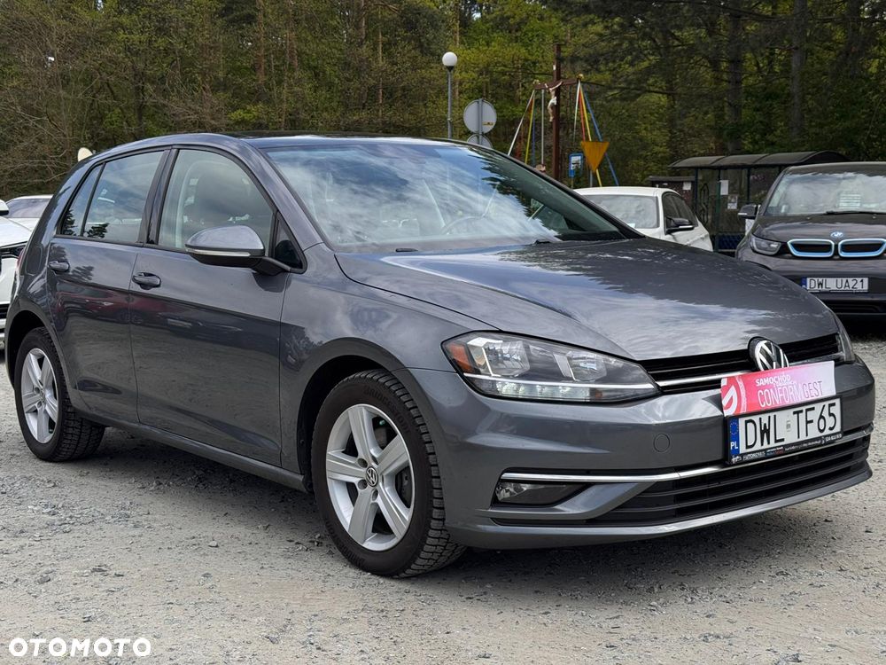 Volkswagen Golf - 1