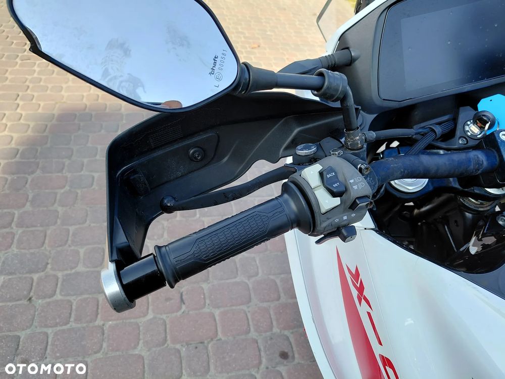 Moto Morini X-Cape 700 - 24