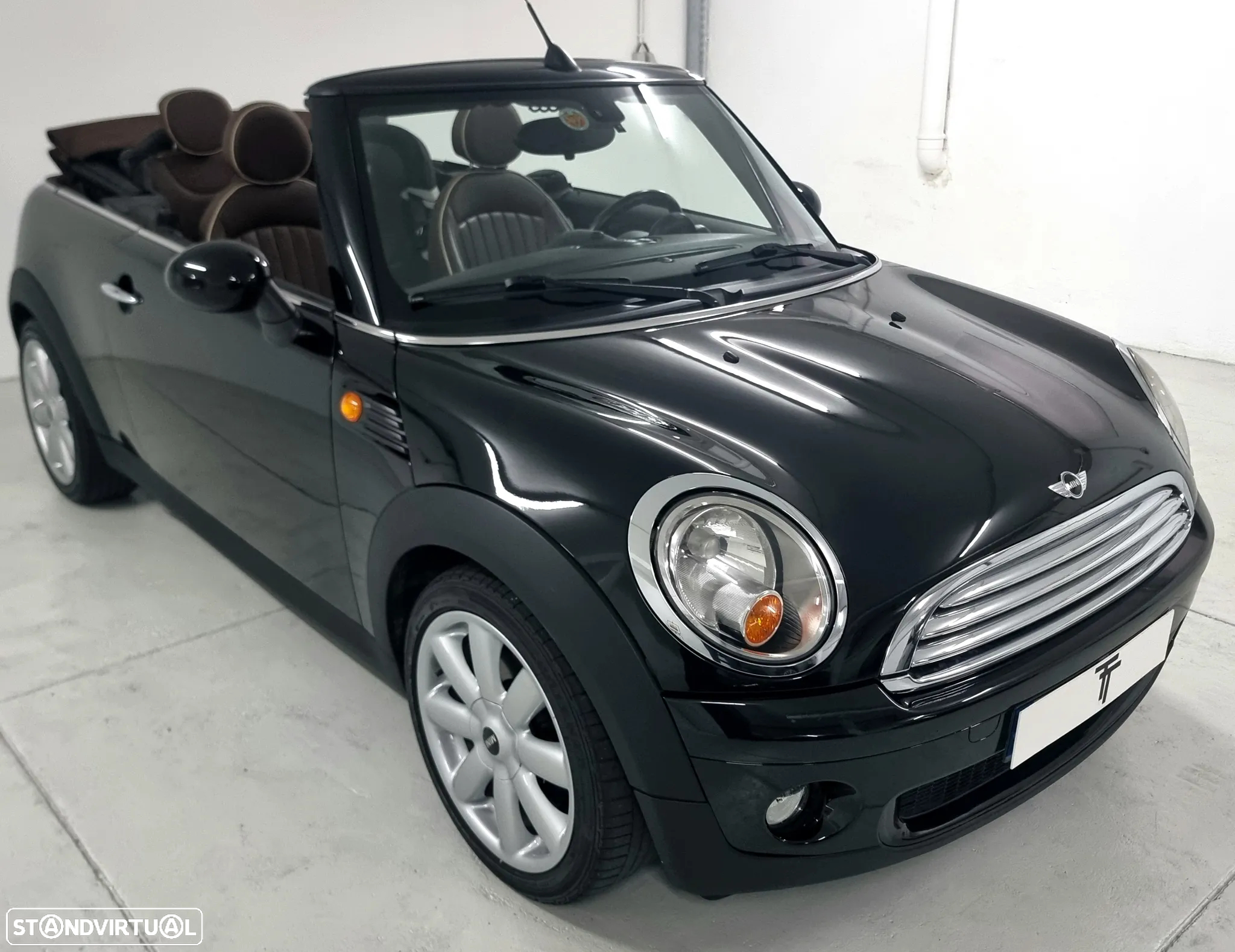 MINI Cabrio Cooper Auto - 10