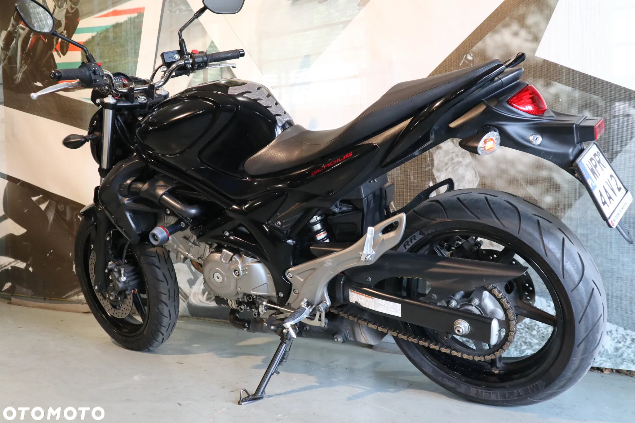 Suzuki Gladius - 6