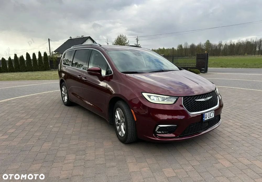 Chrysler Pacifica - 12