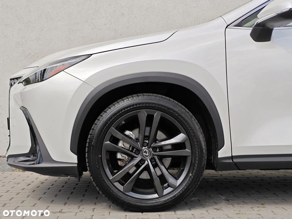 Lexus NX 350h Prestige AWD - 24