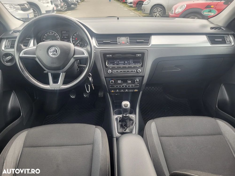 Skoda RAPID - 7