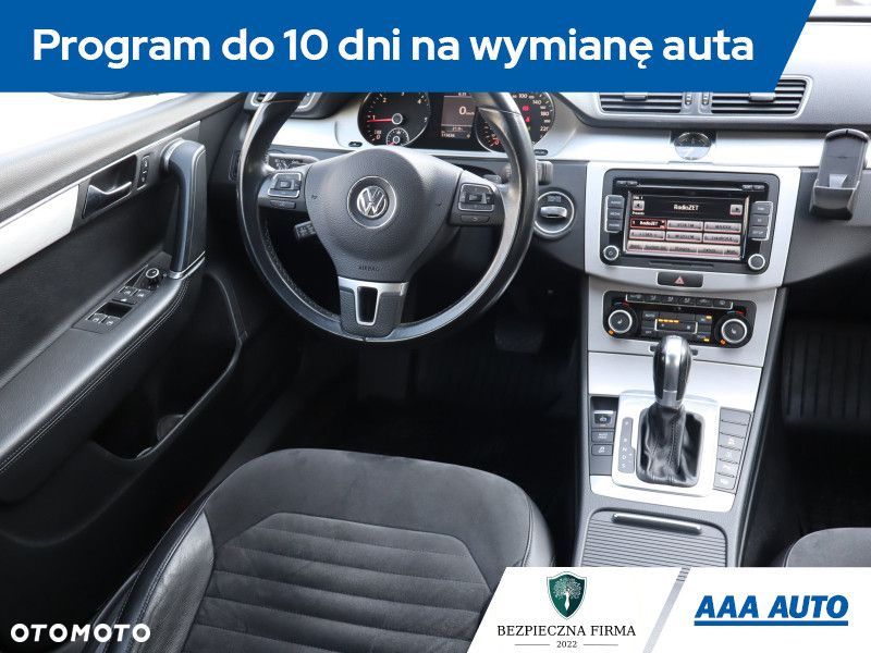 Volkswagen Passat - 8