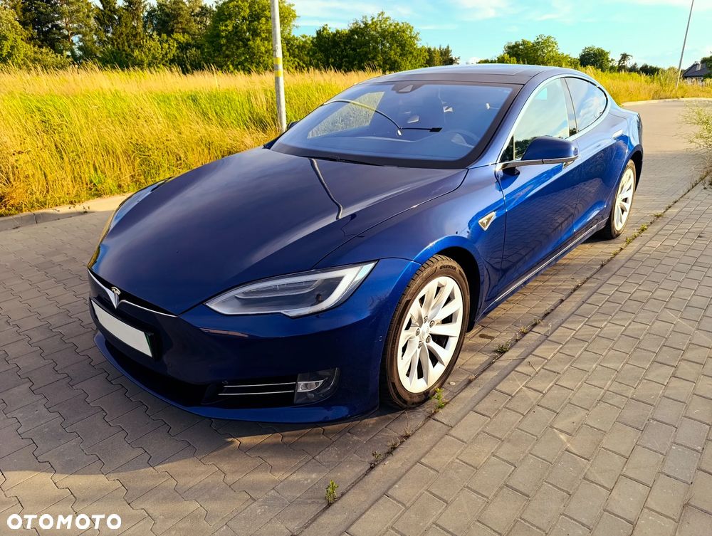 Tesla Model S - 27