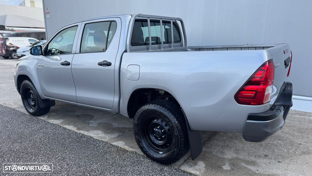 Toyota Hilux 2.4 D-4D 4WD CD CM - 7